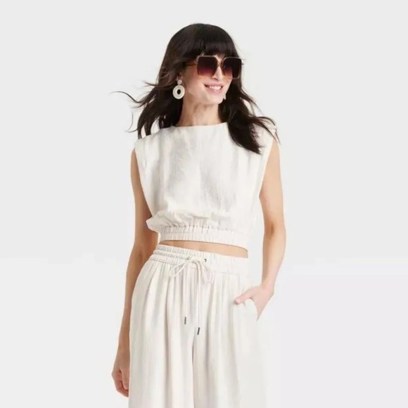 A New Day Sleeveless Crop Top - Picture 2 of 12